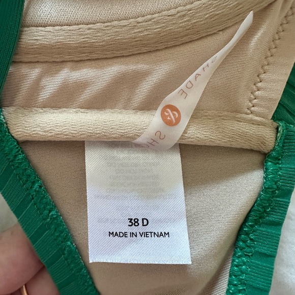 Bikini - Picture 3 of 3